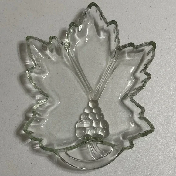Grape Leaf Divided Serving Dish‎ Cluster Clear Pressed Glass VTG Tiara Indiana