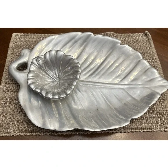 Leaf Shape Serving Tray Chip & Dip‎ Platter Decorative Aluminum Metal 2 Piece