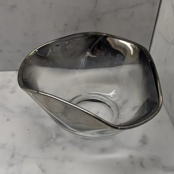 Dorothy Thorpe Queen's lusterware silver triangle snack bowl