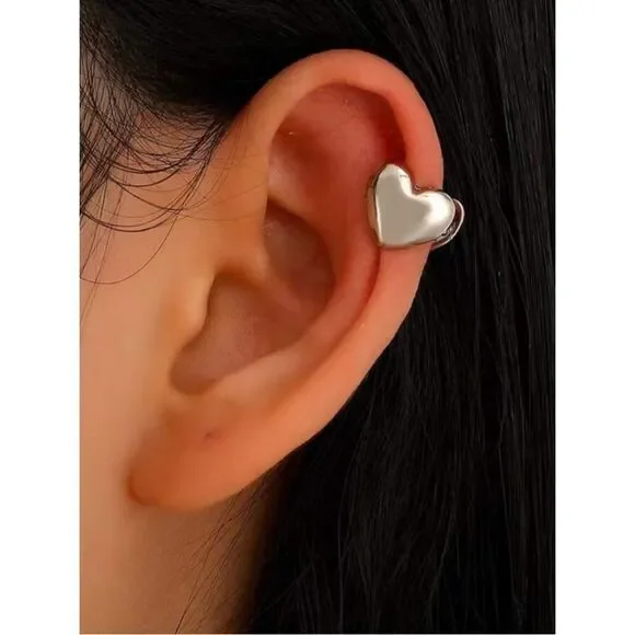 Silver Heart Ear Cuff A1743