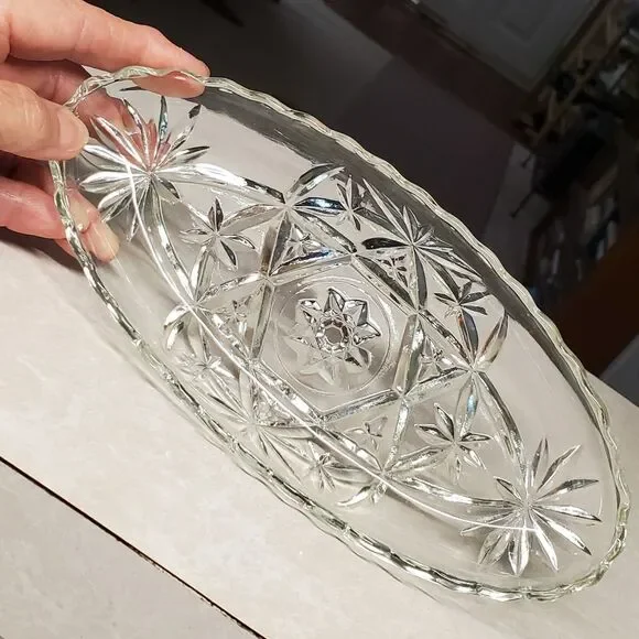Anchor Hocking Prescut Clear Pickle Dish 8¾