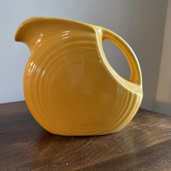Vintage Original Small Yellow Fiesta/Fiestaware Disc Pitcher-1 qt. size Juice