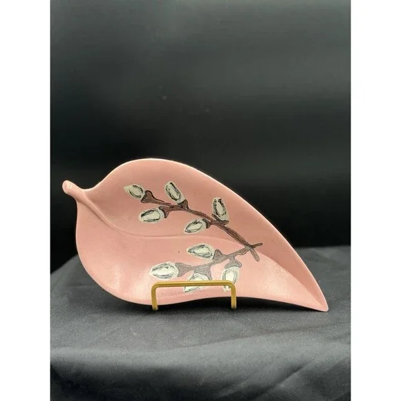 1965 Cute Hand Painted Leaf Dish