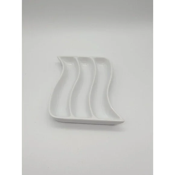 Crate & Barrel BIA Cordon Bleu White Porcelain Wavy Olive Server Boat