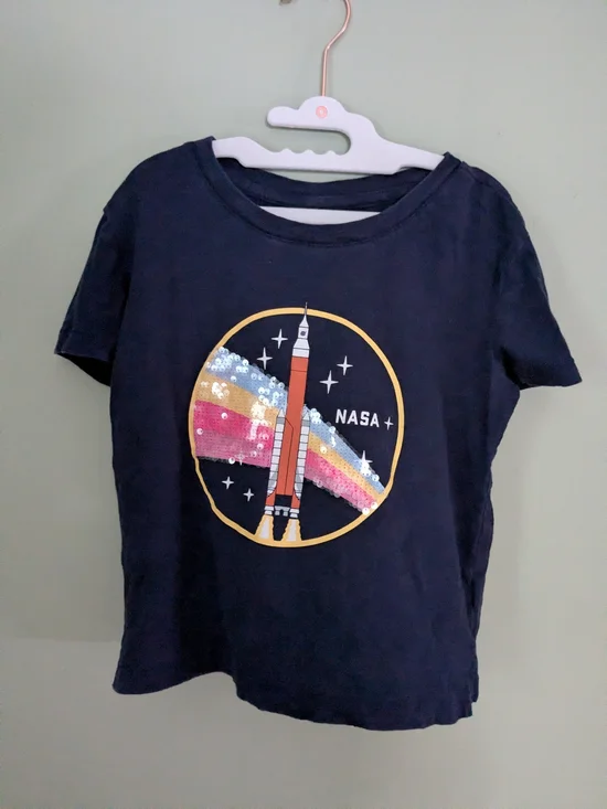 ⭐$7 WHEN BUNDLED⭐GAP Navy NASA Sequin Rocket Tee