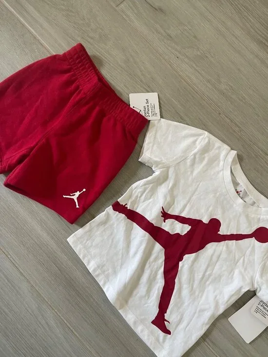 NWT NIKE JORDAN KIDS 2PC TEE/SHORTS SZ 18M