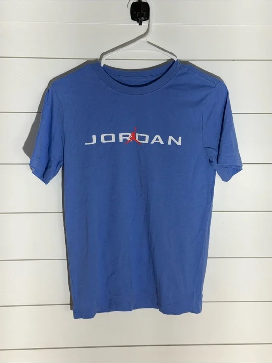 Jordan Short-Sleeve Logo Tee in Blue with Red Jumpman