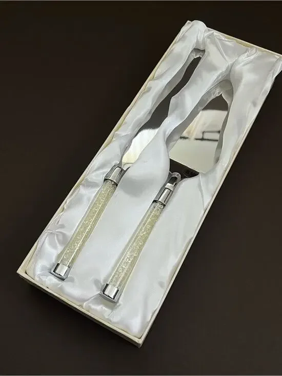Oleg Cassini Crystal Handle Wedding Cake Serving Set