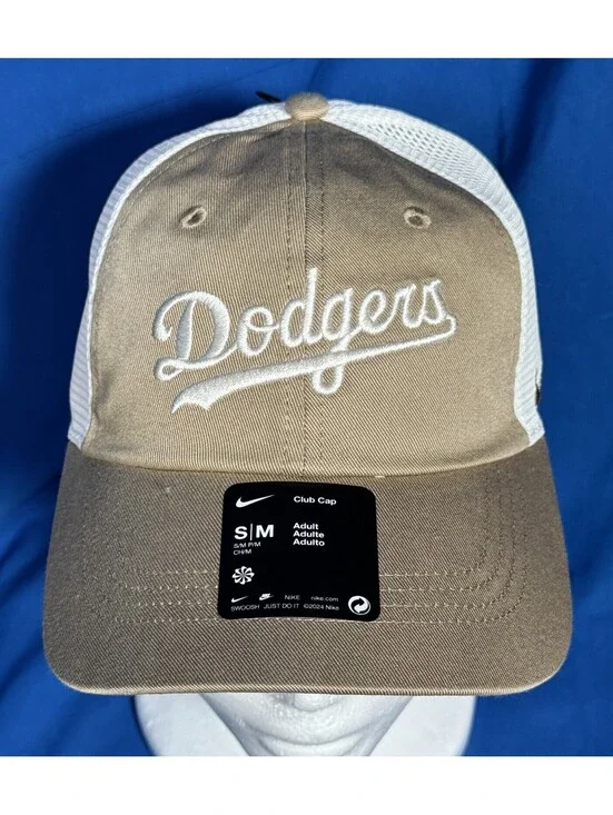 Nike Los Angeles Dodgers Khaki & White Club Trucker Strapback Hat  Size S/M NEW