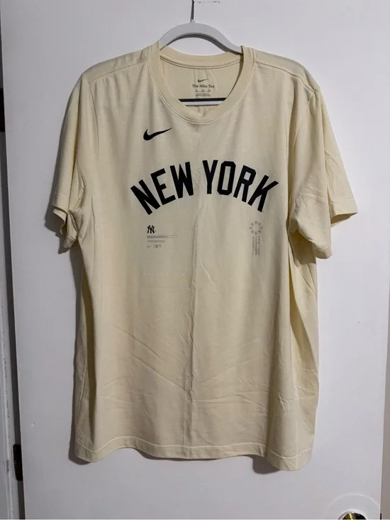 Nike New York Yankees T-Shirt