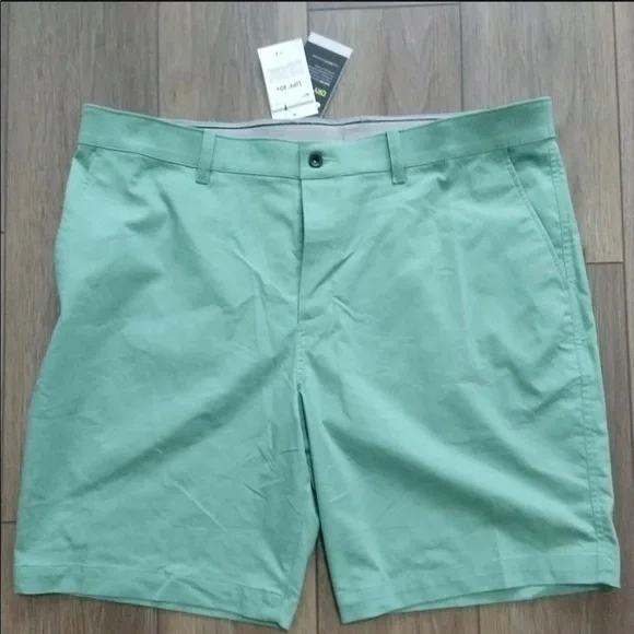 Men's Nike DA4139-316 Golf Shorts, Size UPF 40+, Green, New with Tags
