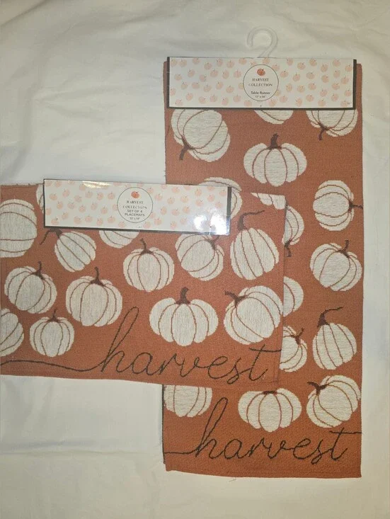 Pumkin Harvest Table Runner & 4pc Placemat Combo