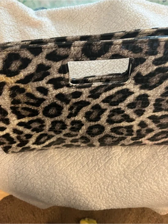 Leopard Print Cutout Handle Clutch - Black & Brown