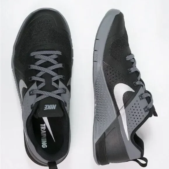 Nike Training RS001 Rubber Shoes Size 7 Unisex