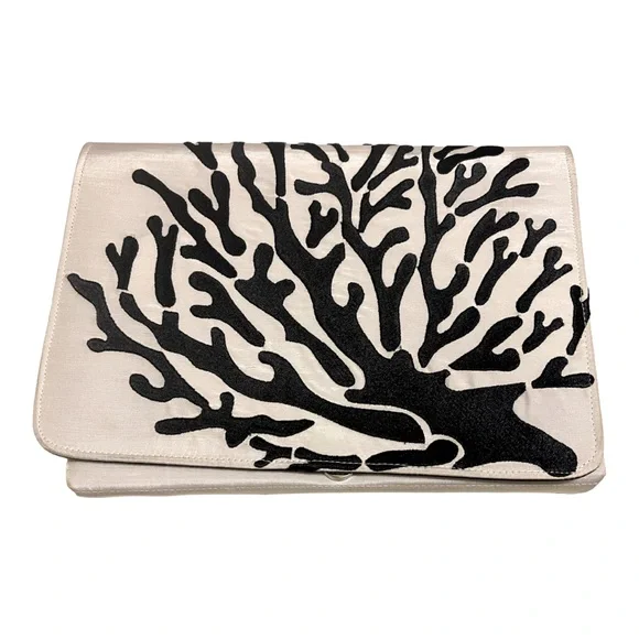 Shiraleah White Black Silk Clutch With Coral‎ Appliqué