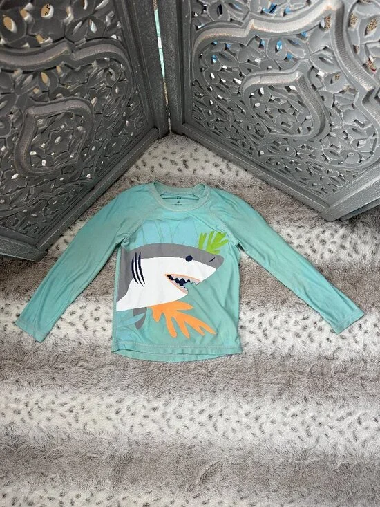 Baby GAP long sleeve rashguard boys 4T 3D shark tropical beach summer vacation