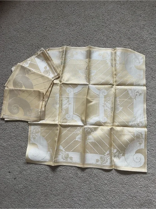 Set of 4 New Vintage Irish Damask Napkins. Peach (Gold)Color.