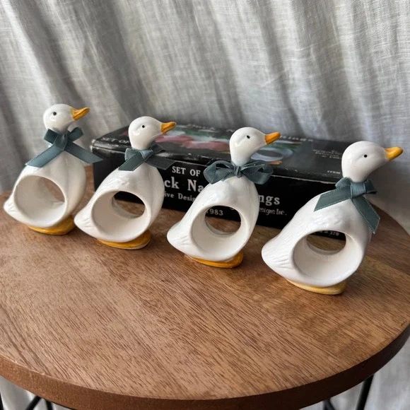Vintage 1983 Country Duck Napkin Ringa‎ Ceramic Set of 4 White Blue Bow *READ