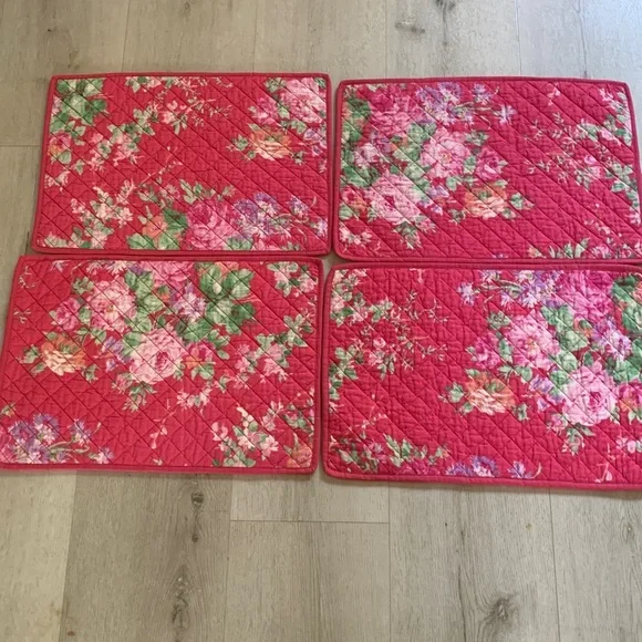 April Cornell Cottage Rose Quilted Placemats Set/4 pink & Green Floral Victorian