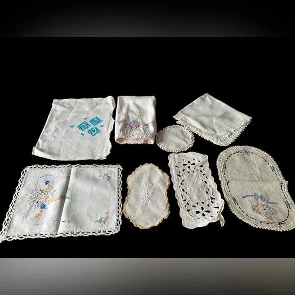 Vintage Linens 8 piece bundle mismatches