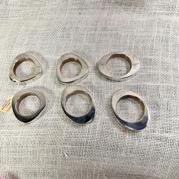Crate‎ & Barrel Silver Napkin Rings Set of 6 Organic Asymmetric Shapes 620-211