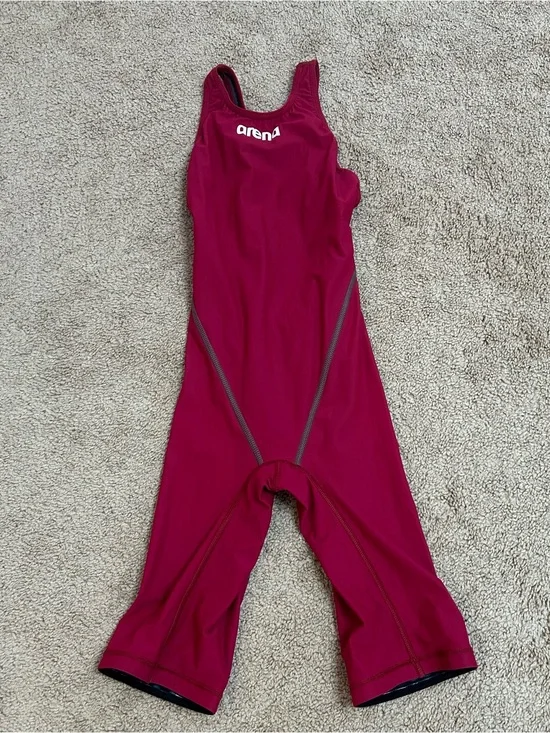 Arena women’s 12 and under tech suit