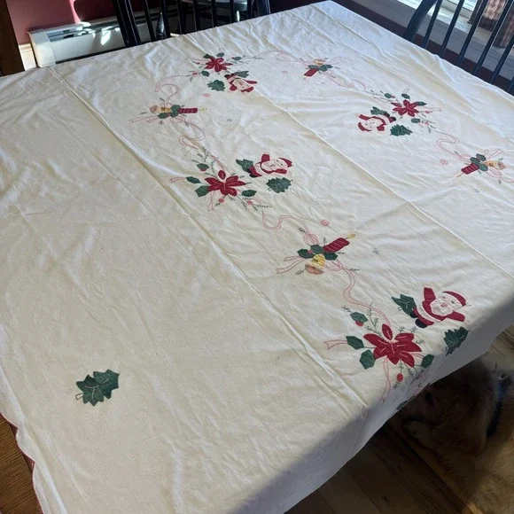 Vintage 1950's Christmas Appliqué‎ & Embroidered Santa TableCloth 112