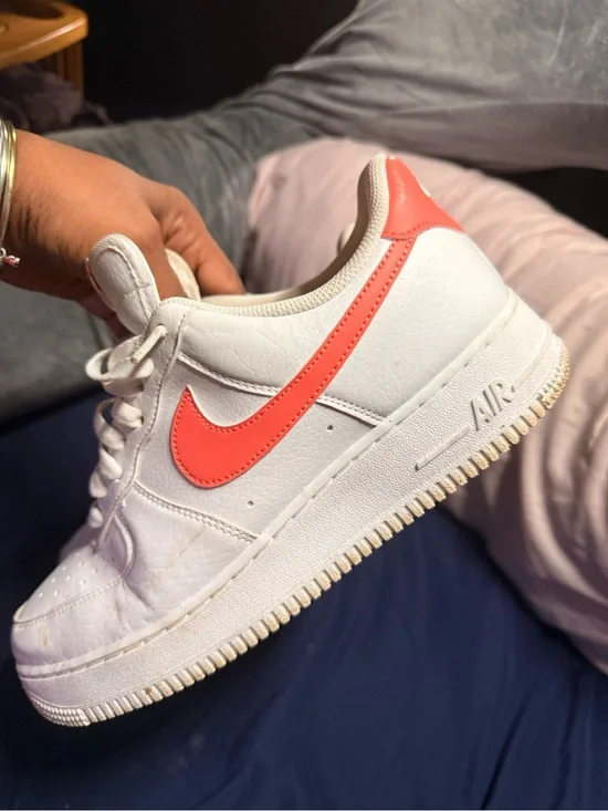 Nike Women’s Low-Top Sneakers White with Coral Swoosh