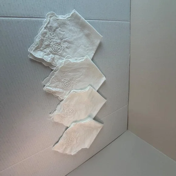 Vintage White Linen Dinner Napkins Set Of 4 Crochet Trim Embroidered Victorian