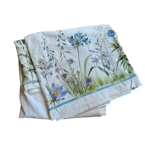 Williams Sonoma Floral Meadow Tablecloth white with wildflower botanical 70x120”