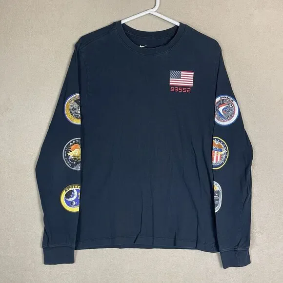 Nike T-Shirt Mens Medium Black The Nike Tee NASA Space Long‎ Sleeve Casual Adult