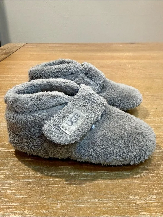 UGG Bixbee Baby Booties Soft Sole Velcro Closure Gray Sz 04/05 UK 4 EU 20.5
