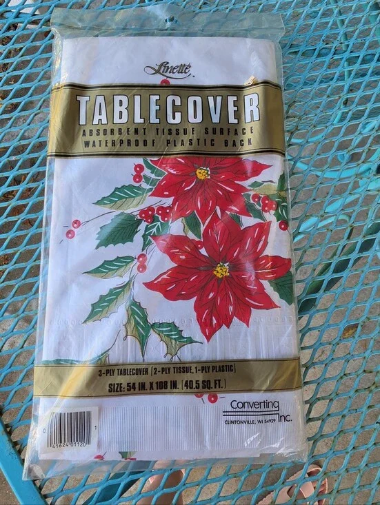 VTG Linette 3-ply Table Cover Poinsettias 54
