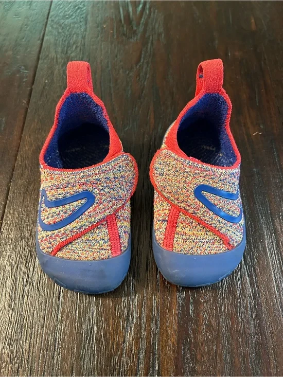 Nike Swoosh 1 Flyknit (Baby/Toddler) in the Sail/Game Royal/Siren Red - size 5
