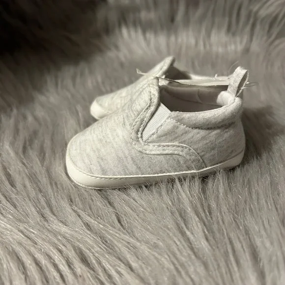 Carter's Child Of Mine Baby Shoes Infant Size 0-3 Months Grey Soft Sneakers