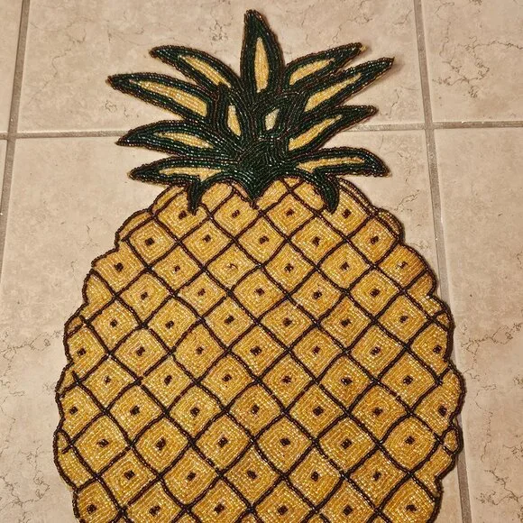RARE ISAAC MIZRAHI SUMMER PINEAPPLE CRYSTAL BEADED PLACEMAT CHARGER CENTERPIECE