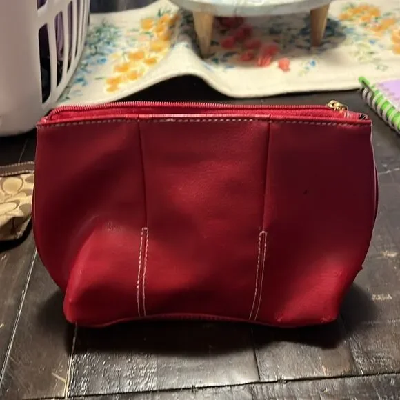 Elizabeth Arden, small red pouch