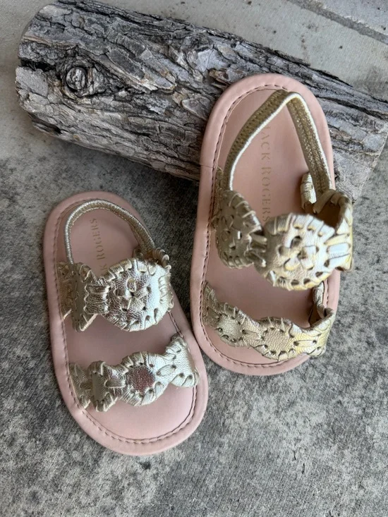 Gold leather baby sandals  NWOB Sz-3-6.   M