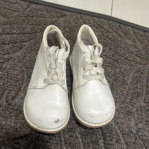 Taps By Kinder Leather Shoes Size 5.5