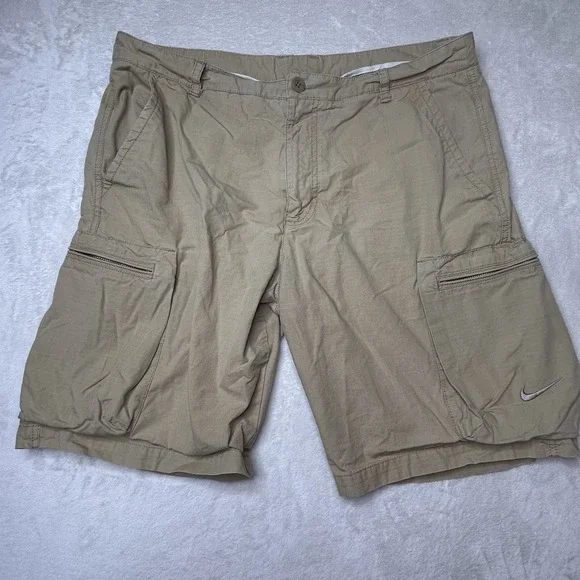 Vintage Nike Shorts Cargo Ripstop Khaki‎ Mens 36 Cotton Zipped Pockets Y2K