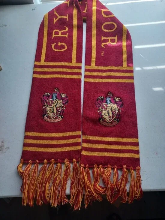 Universal Orlando HARRY POTTER GRYFFINDOR muffler scarf 8 x 62
