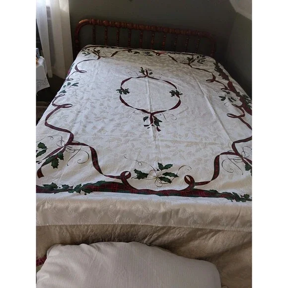 Lenox HOLIDAY NOUVEAU Tablecloth  60