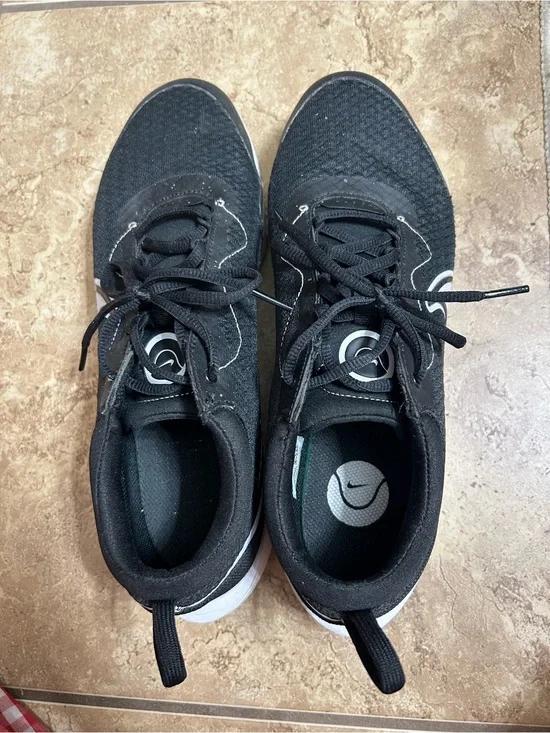 Nike Men’s Black Low-Top Knit Sneakers