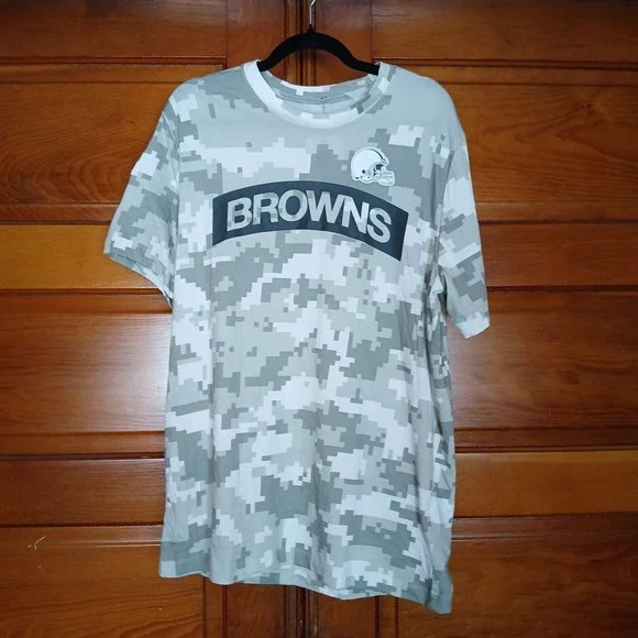 NWT Cleveland Browns NFL Nike Dri-Fit Men's Med Camo T Shirt Salute‎ to Service
