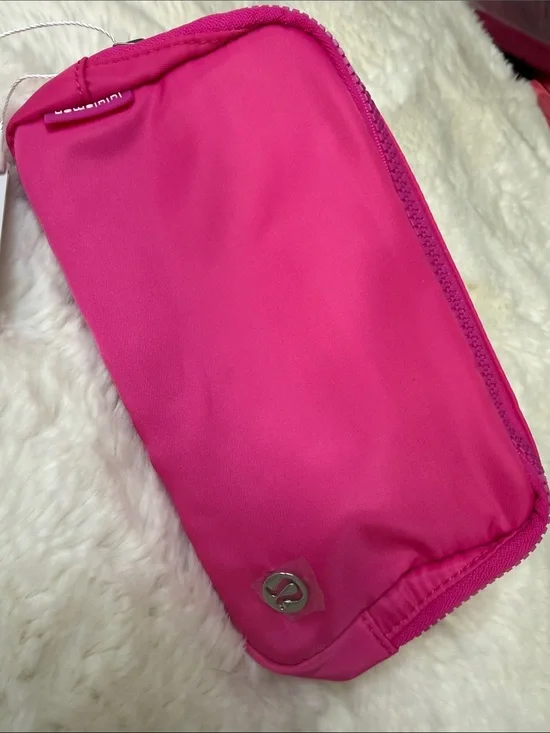 lululemon athletica Hot Pink Zip Everywhere Belt Bag