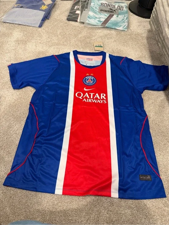 26/27 men’s PSG home jersey slim fit kit