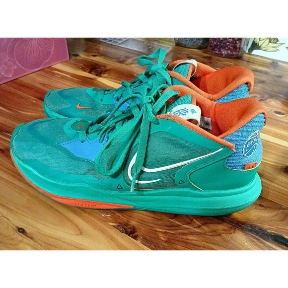 Nike Kyrie 5 Low EYBL Stadium Green / Coconut Milk DX3053-300 Size 9‎ Rare