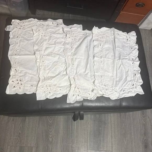 Vtg 4 Kitchen Table Placemats White Floral Cutwork 14x20