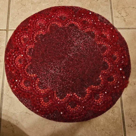 KIM SEYBERT RED SCROLL SCALLOP CHRISTMAS CRYSTAL PLACEMAT CHARGER CENTERPIECE