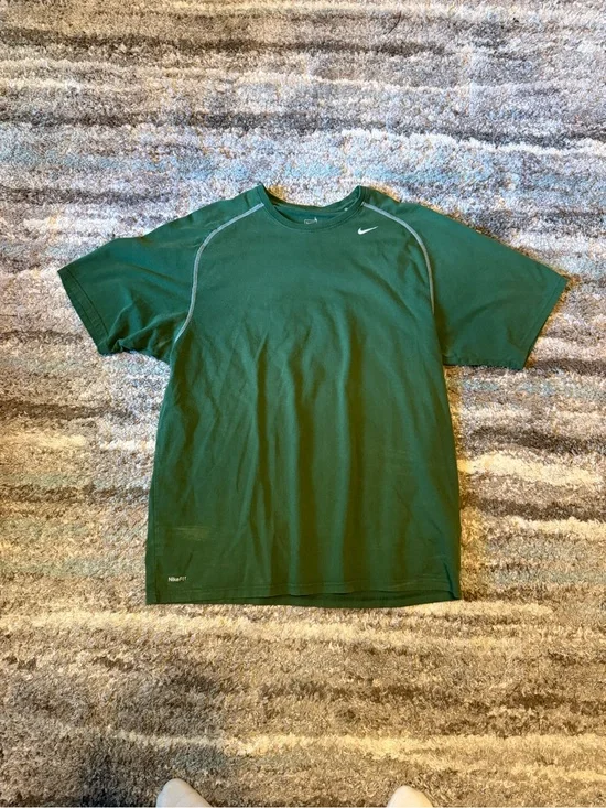 Nike Men’s Dark Green Short Sleeve Performance Tee